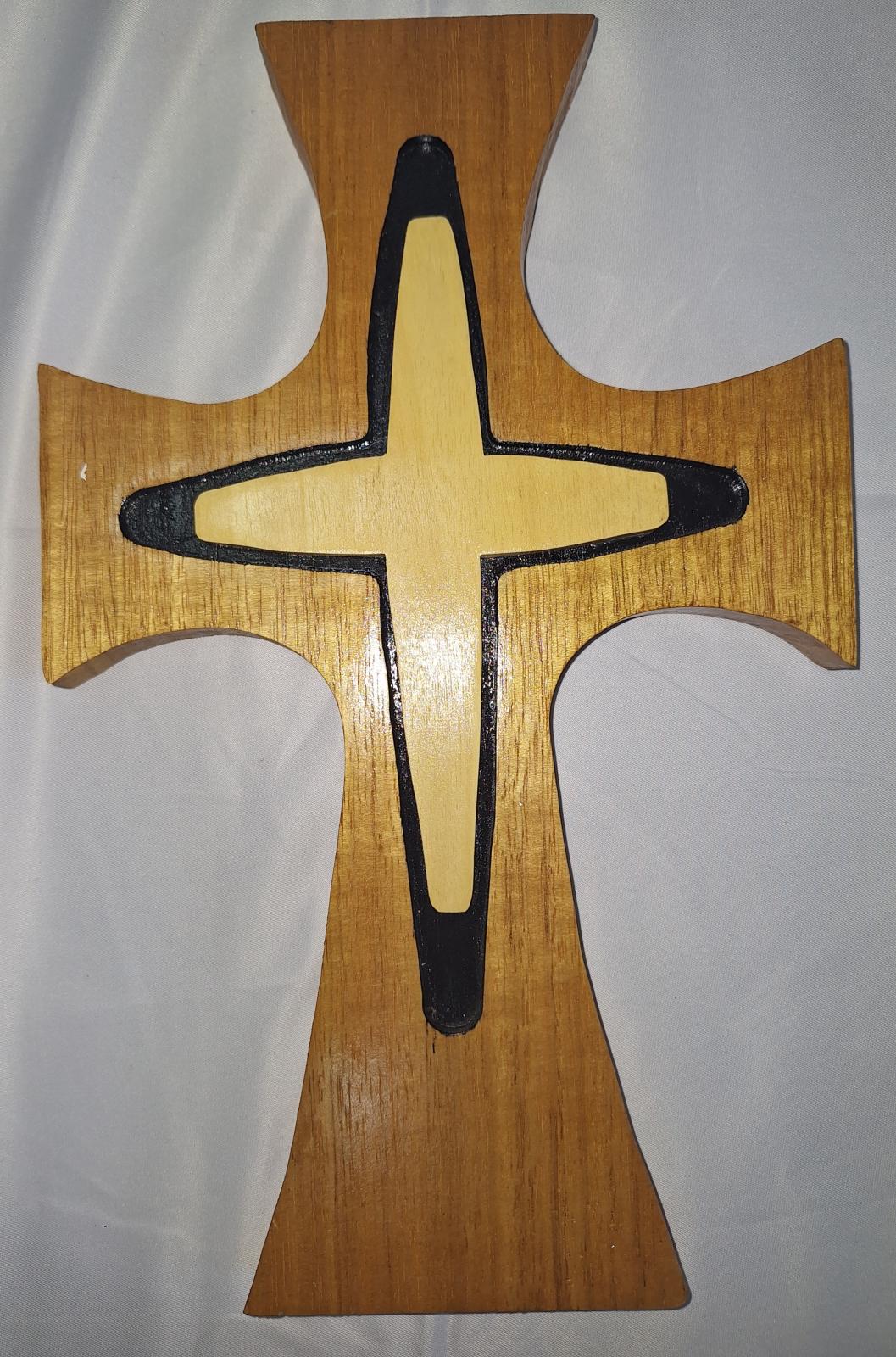 25-204 wooden cross with background image