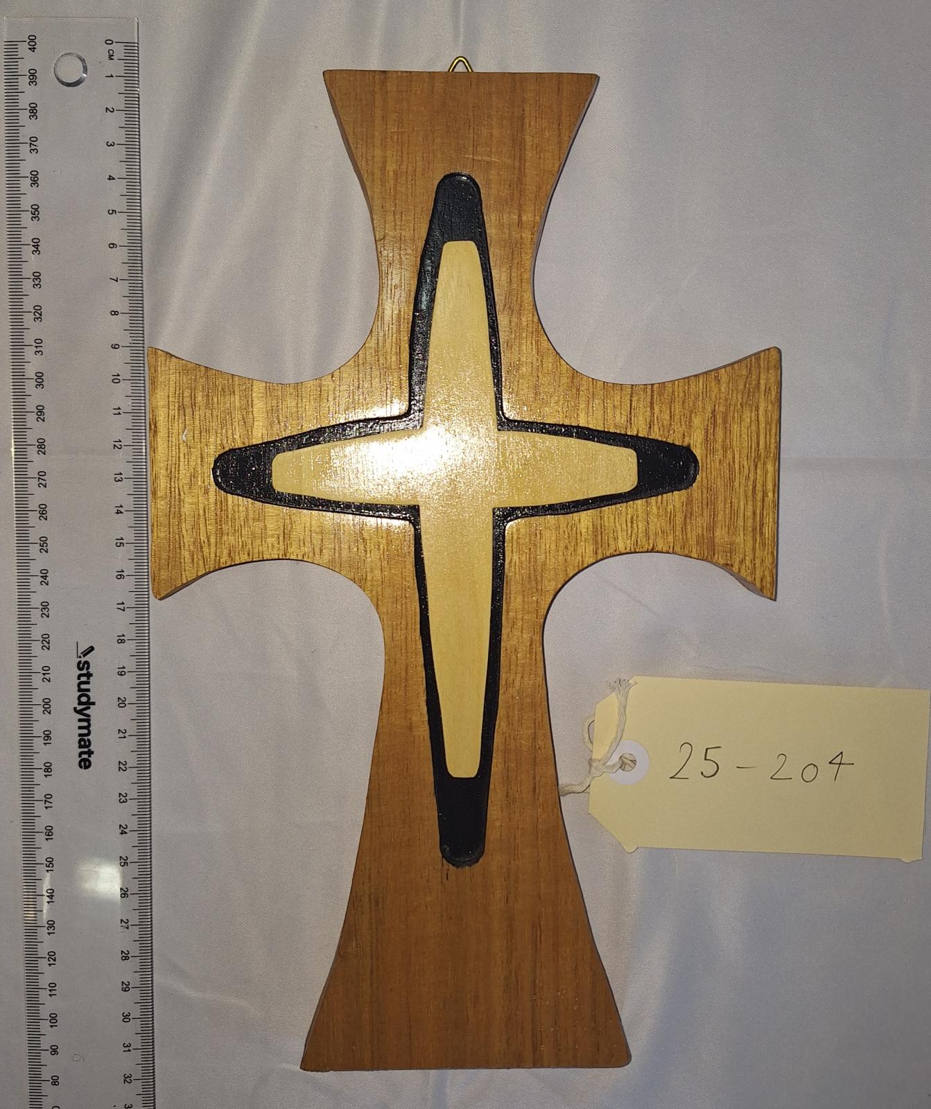 25-204 wooden cross with scale and tag image
