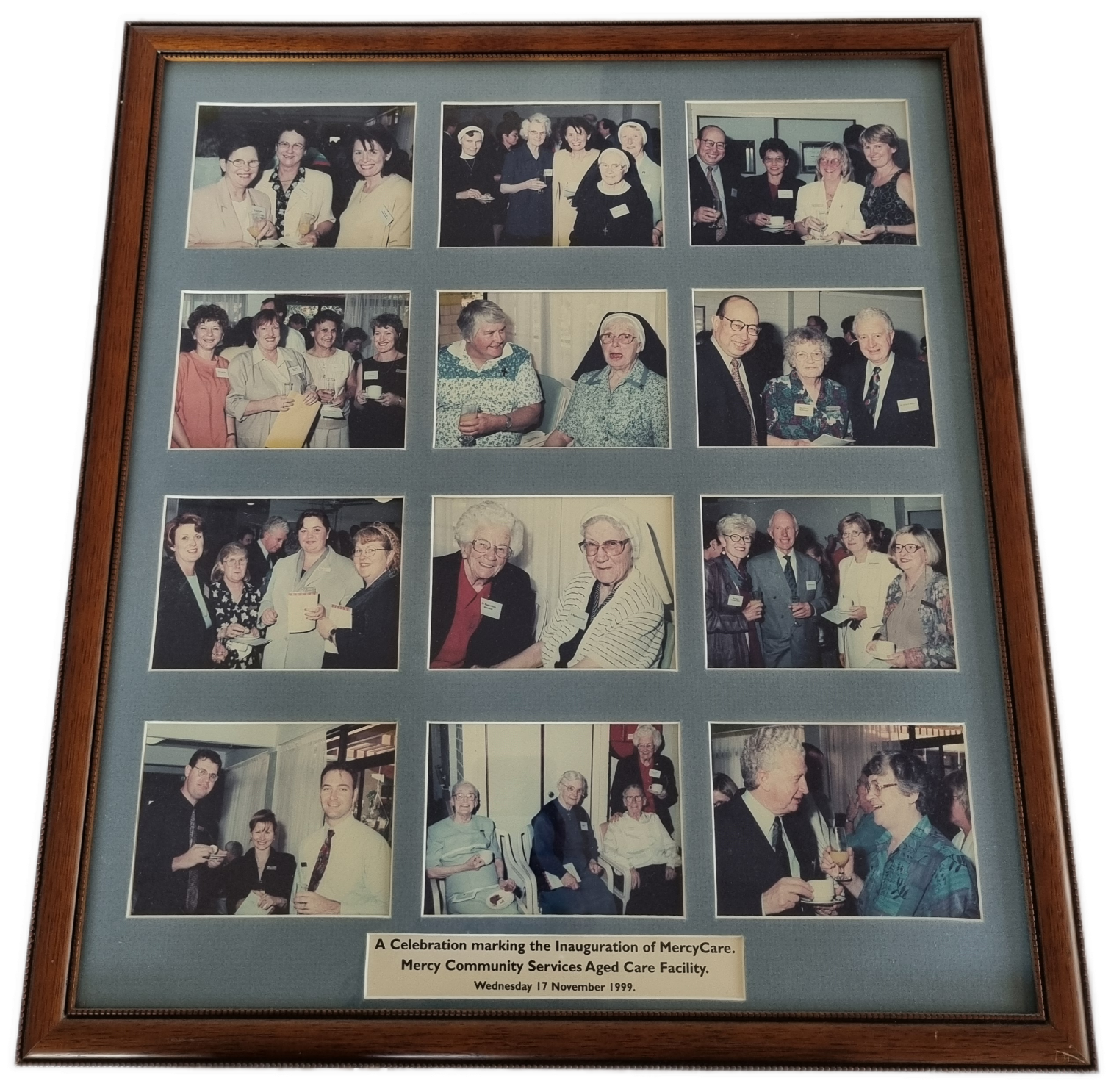 25-211.1 Short Photo Display Frame image without background. 