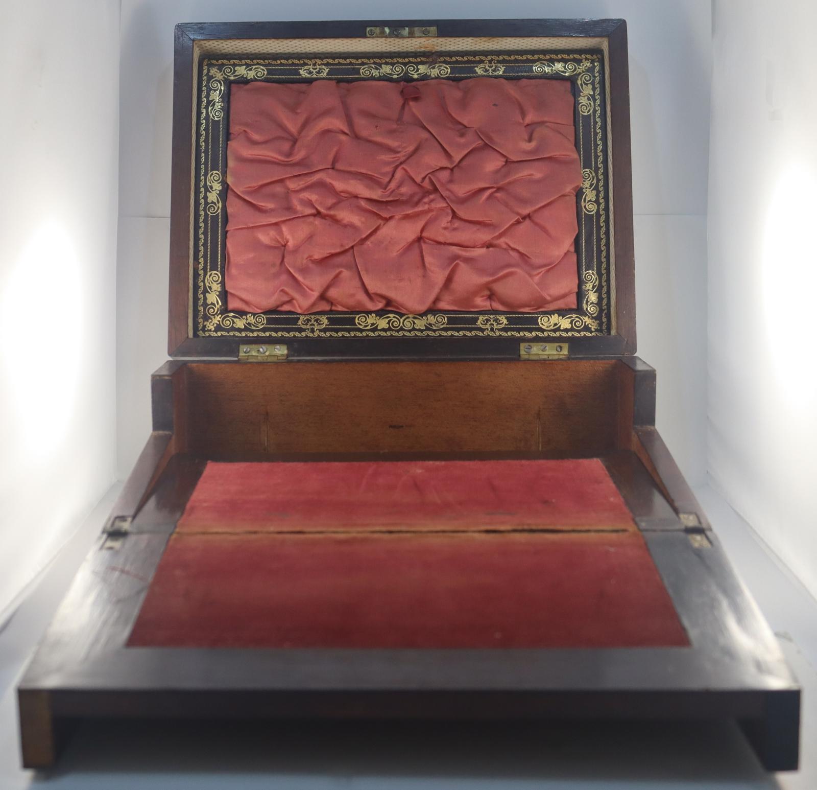 Open view of Ladies Writing Compendium