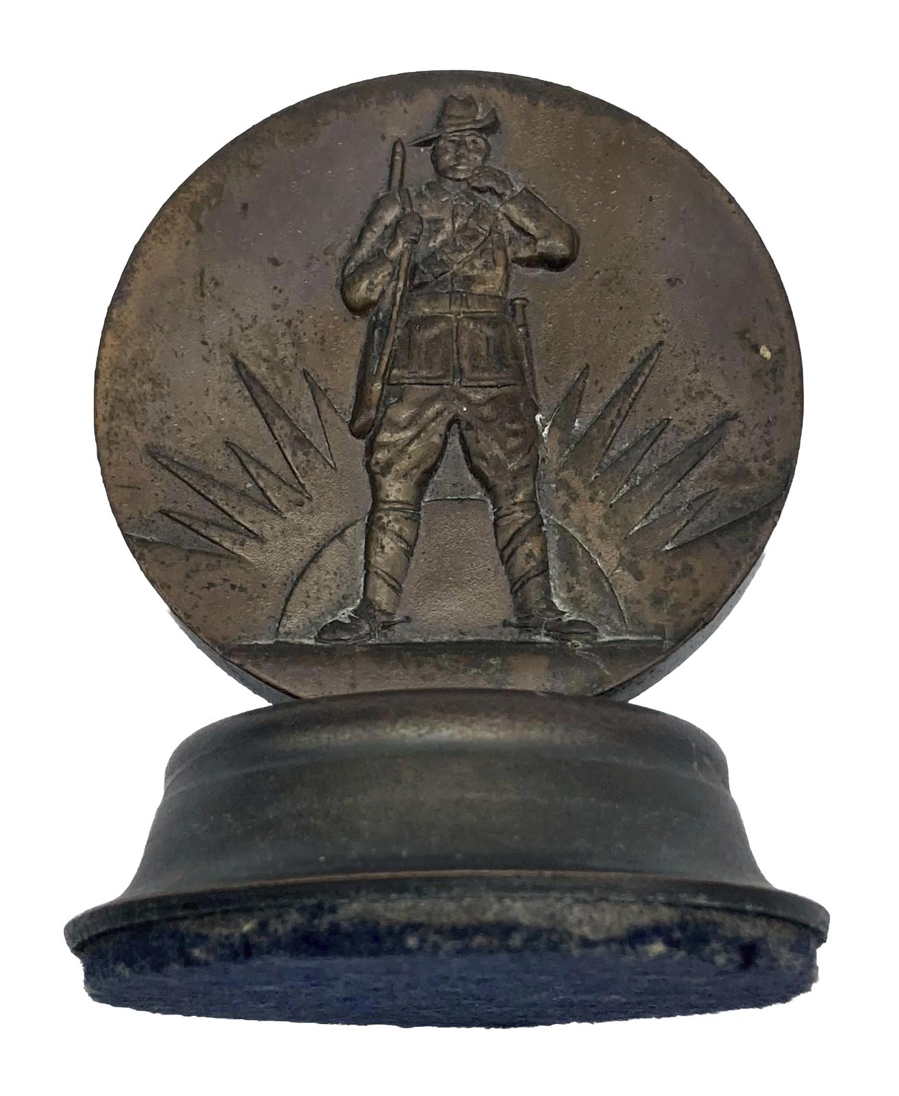 Victorian Golf Association War Medallion showing soldier and rising sun