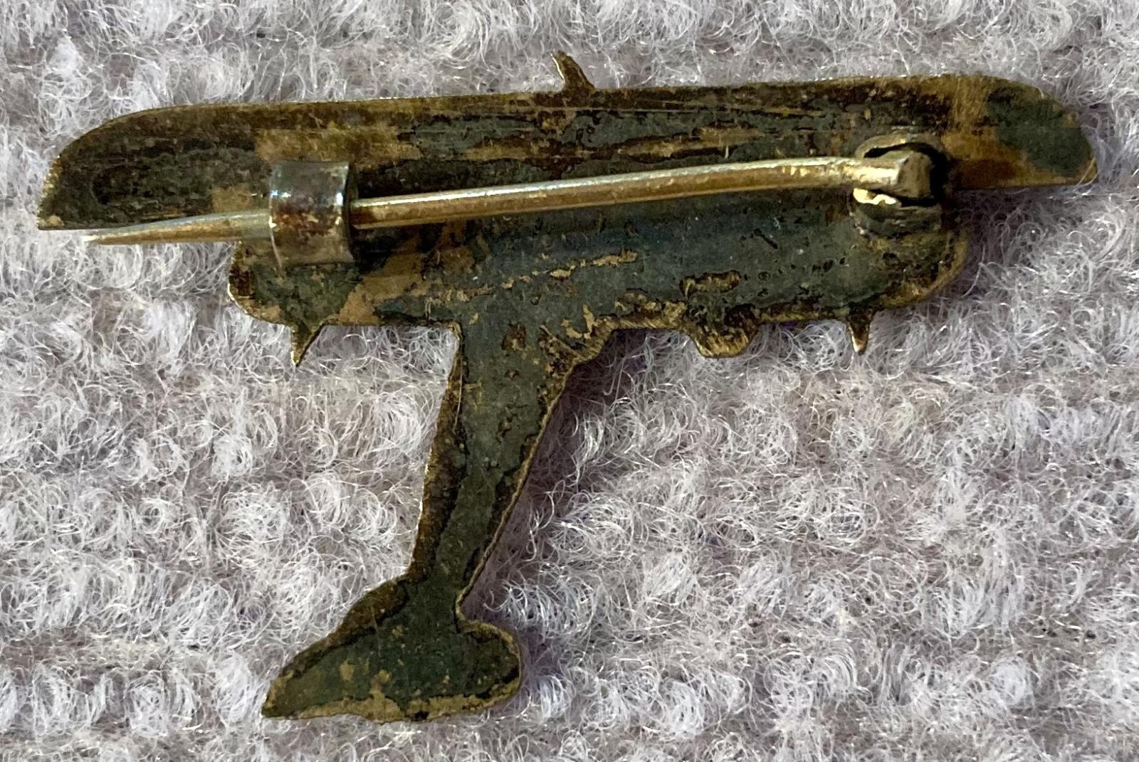 Reverse of Short Brothers plane fundraising brooch 