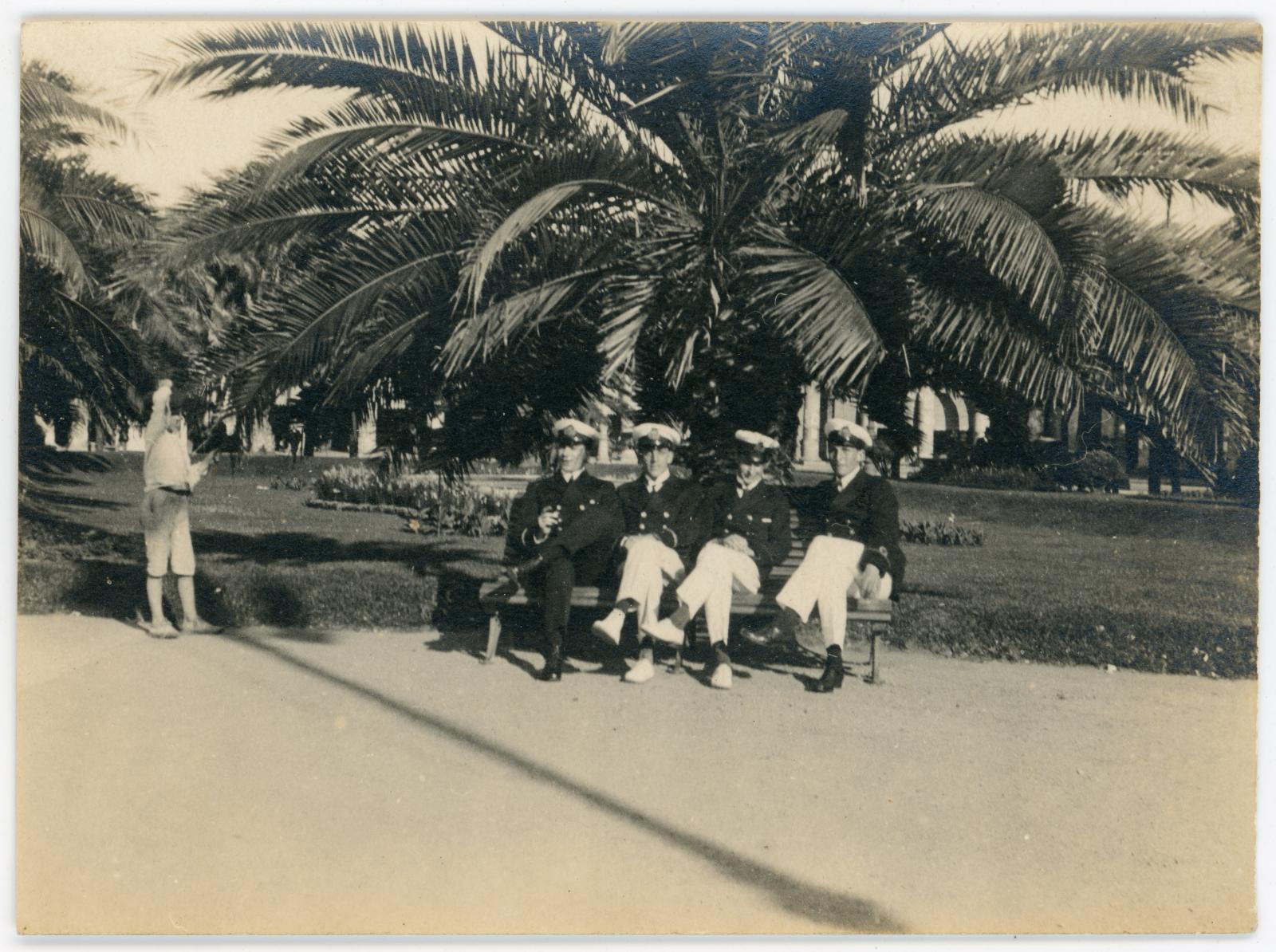 Photo of Raymond WARBURTON with 3 other crew from SS Pera in Montevideo