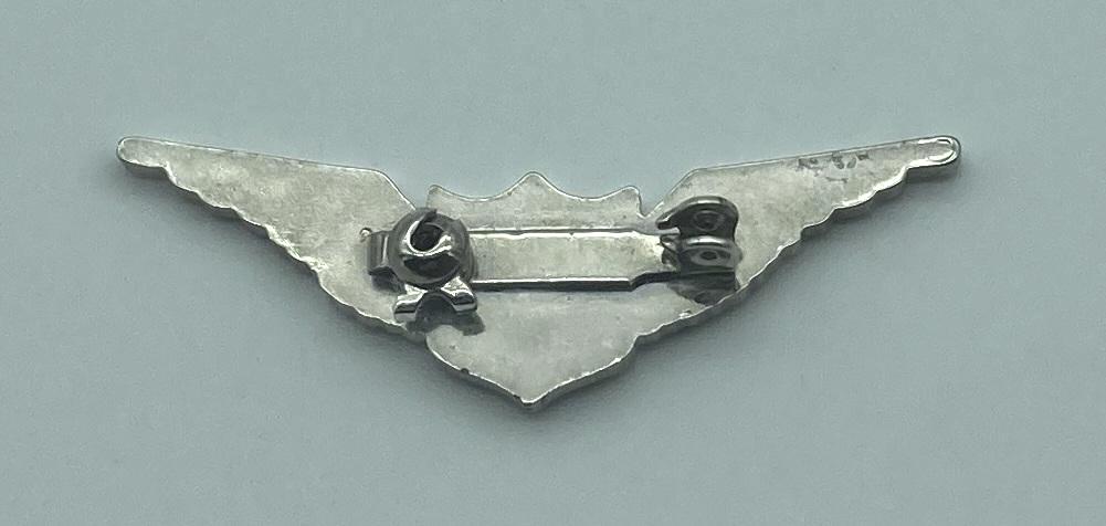 Reverse of Australian Air League lapel badge with wings