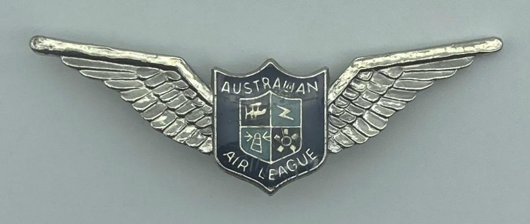 Australian Air League lapel badge with wings