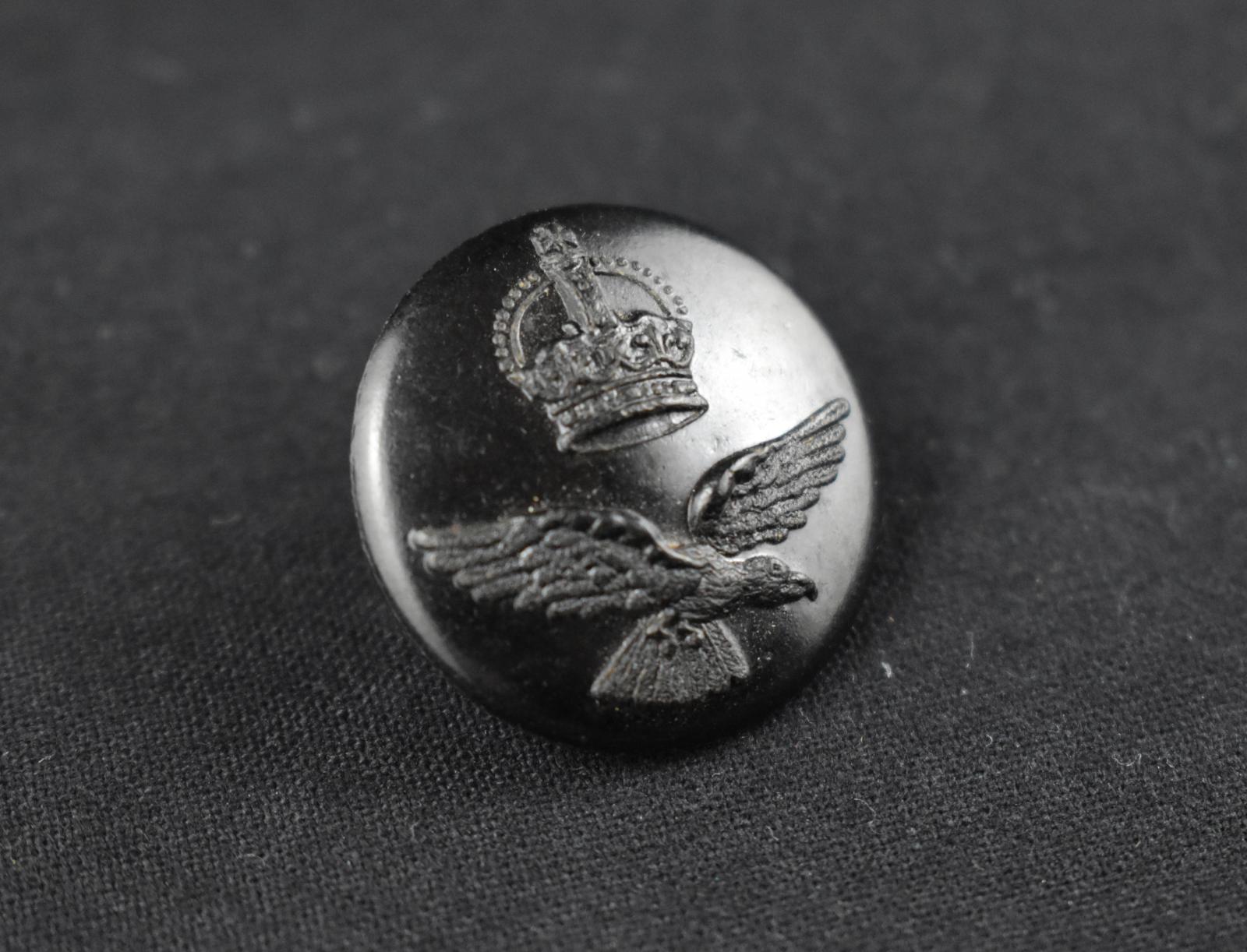 Australian Royal Airforce Bakelite button Second World War