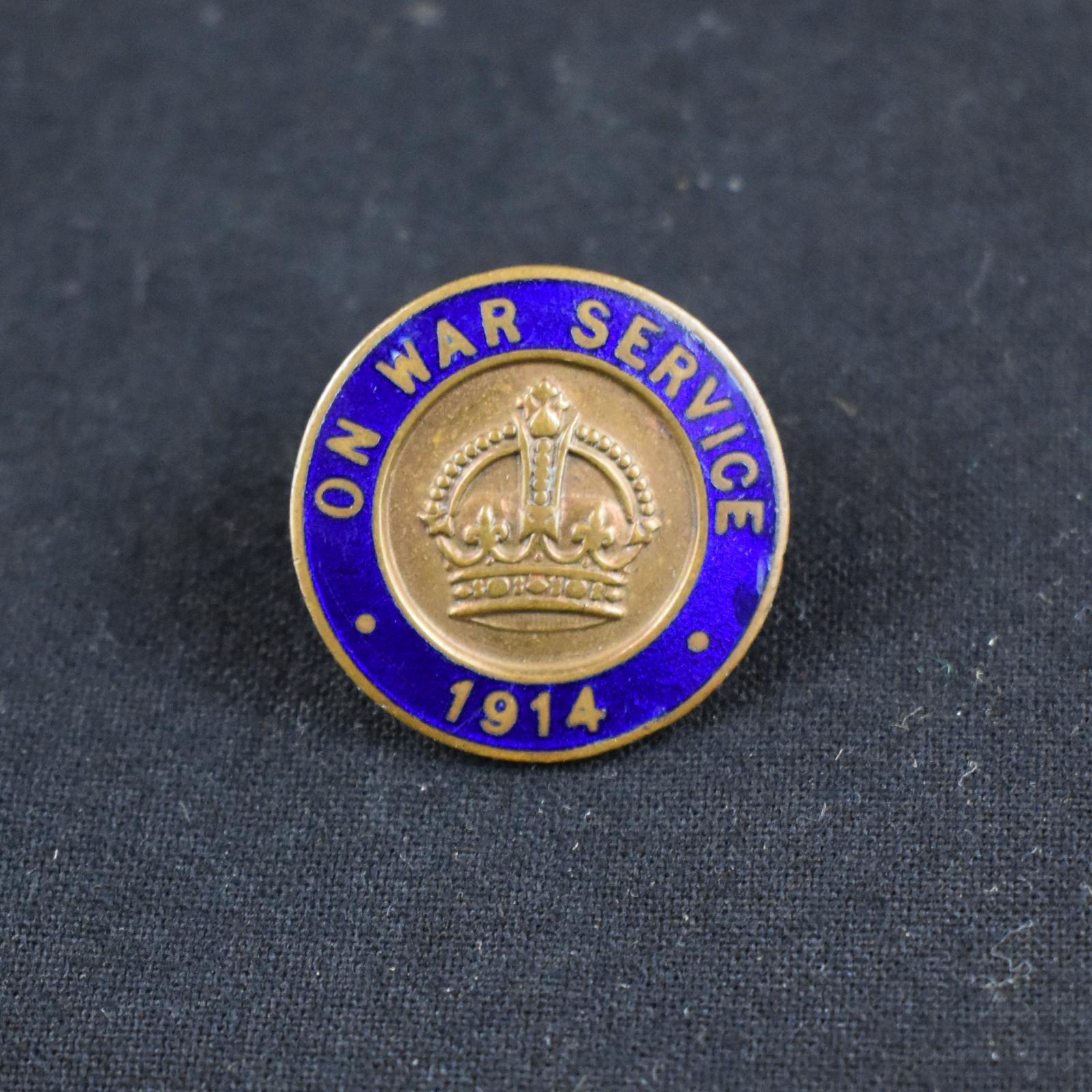 Circular 'On War Service 1914' Buttonhole Badge