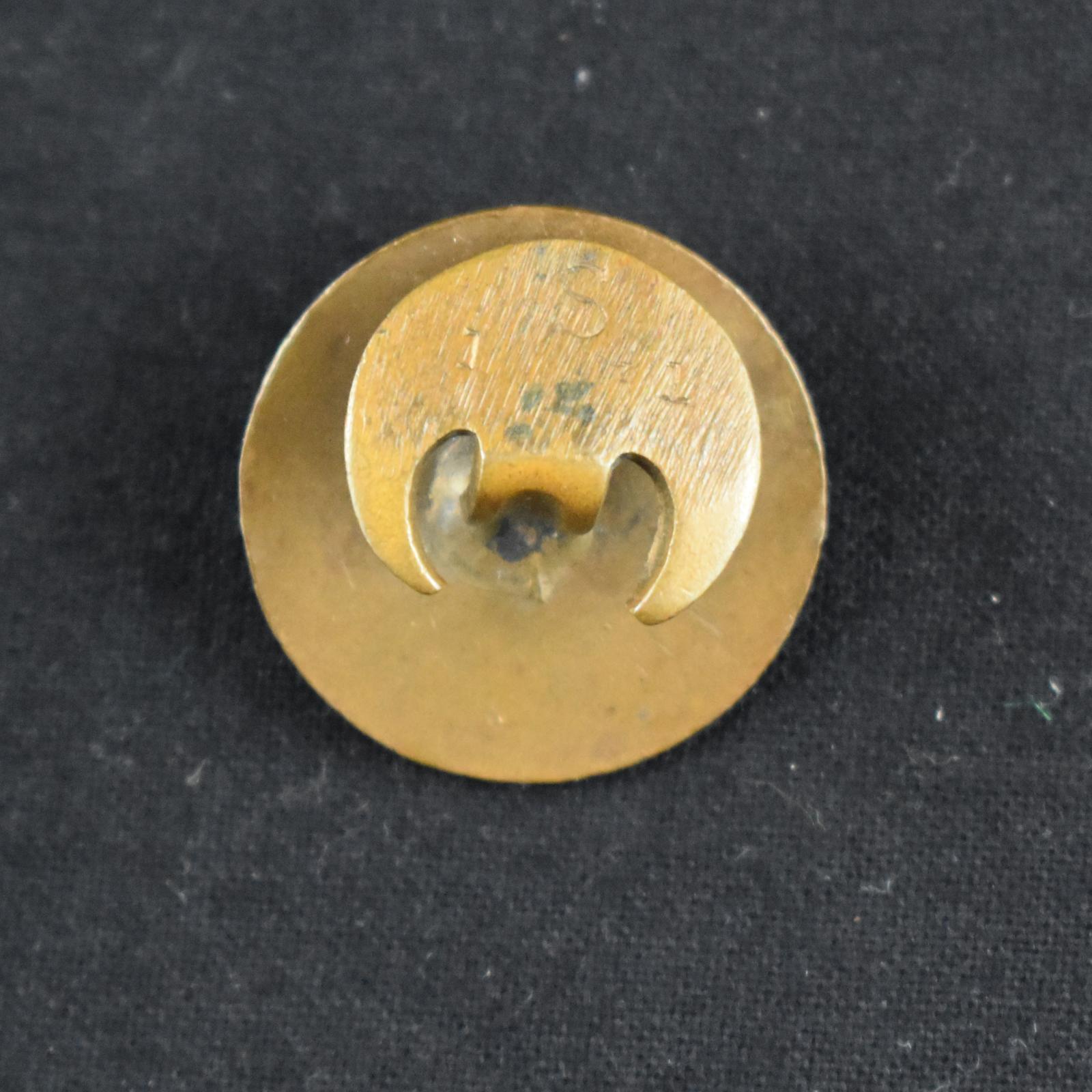 Circular 'On War Service 1914' Buttonhole Badge (rear view)