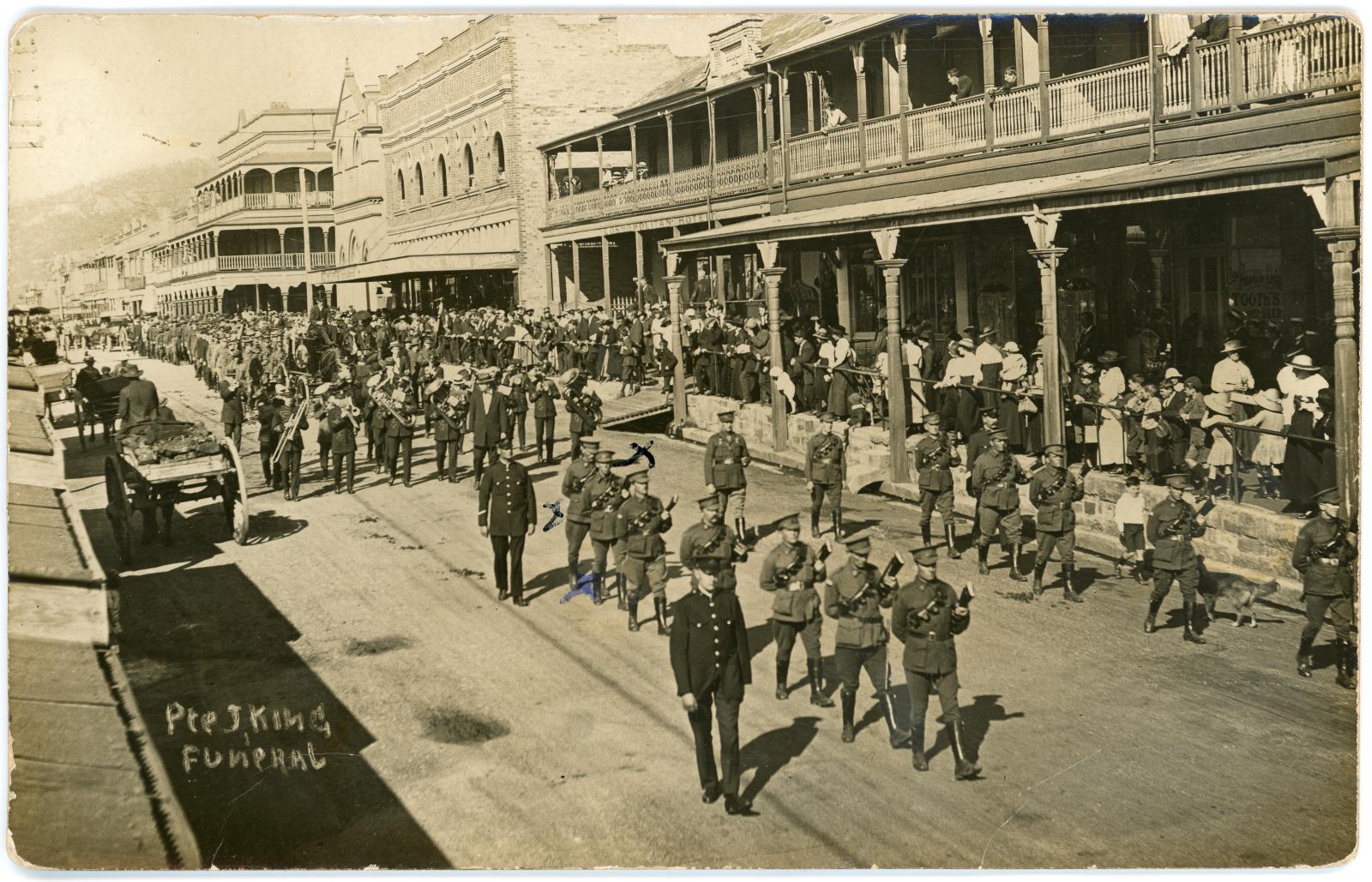 Funeral procession of Pte. Joseph Peter KING at Lithgow, NSW.