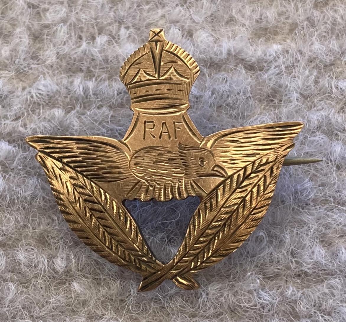 WWII Royal Air Force gilded sweetheart badge - front