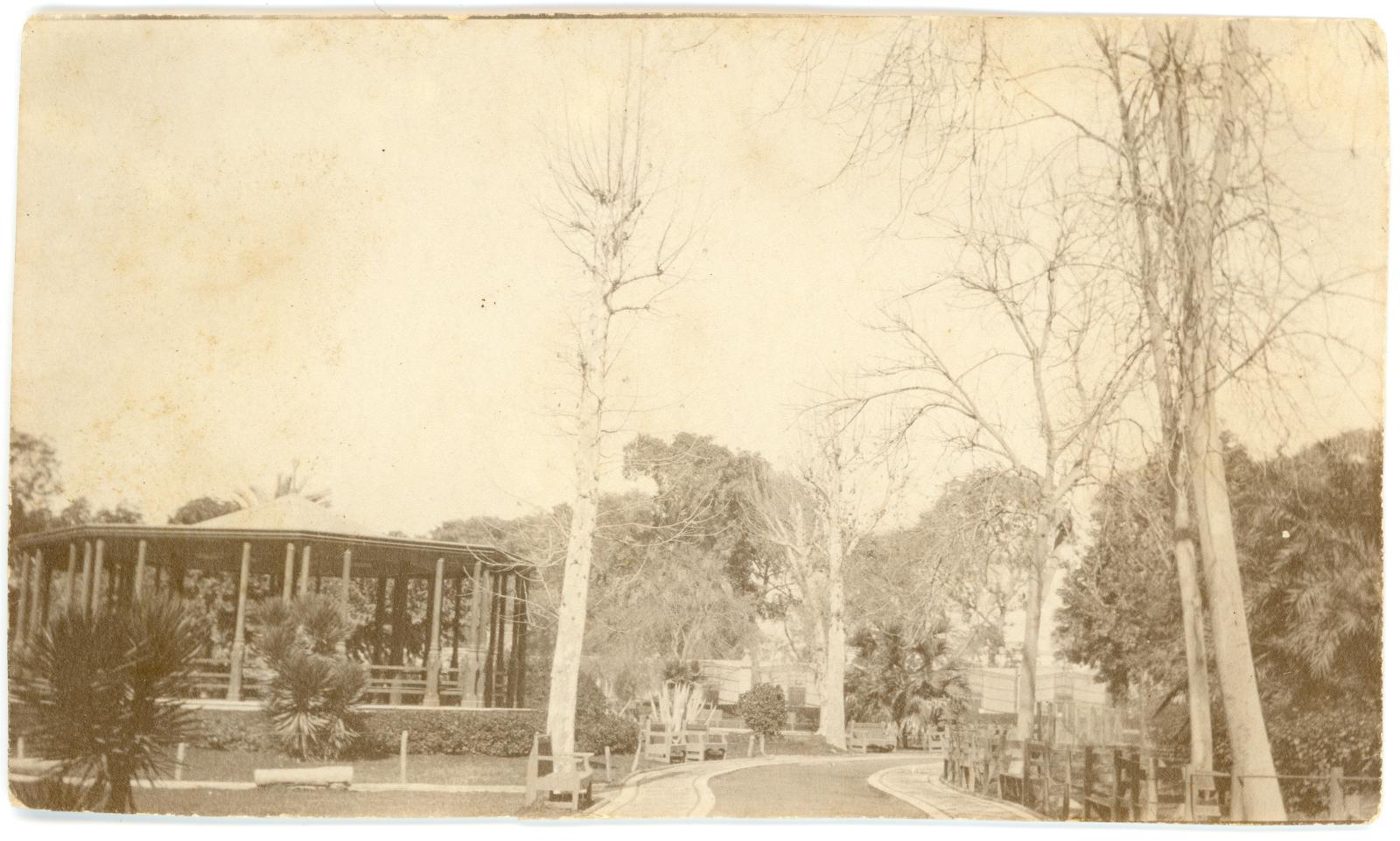 Photo showing a pavilion and garden's in the Giza Zoo, Cairo.