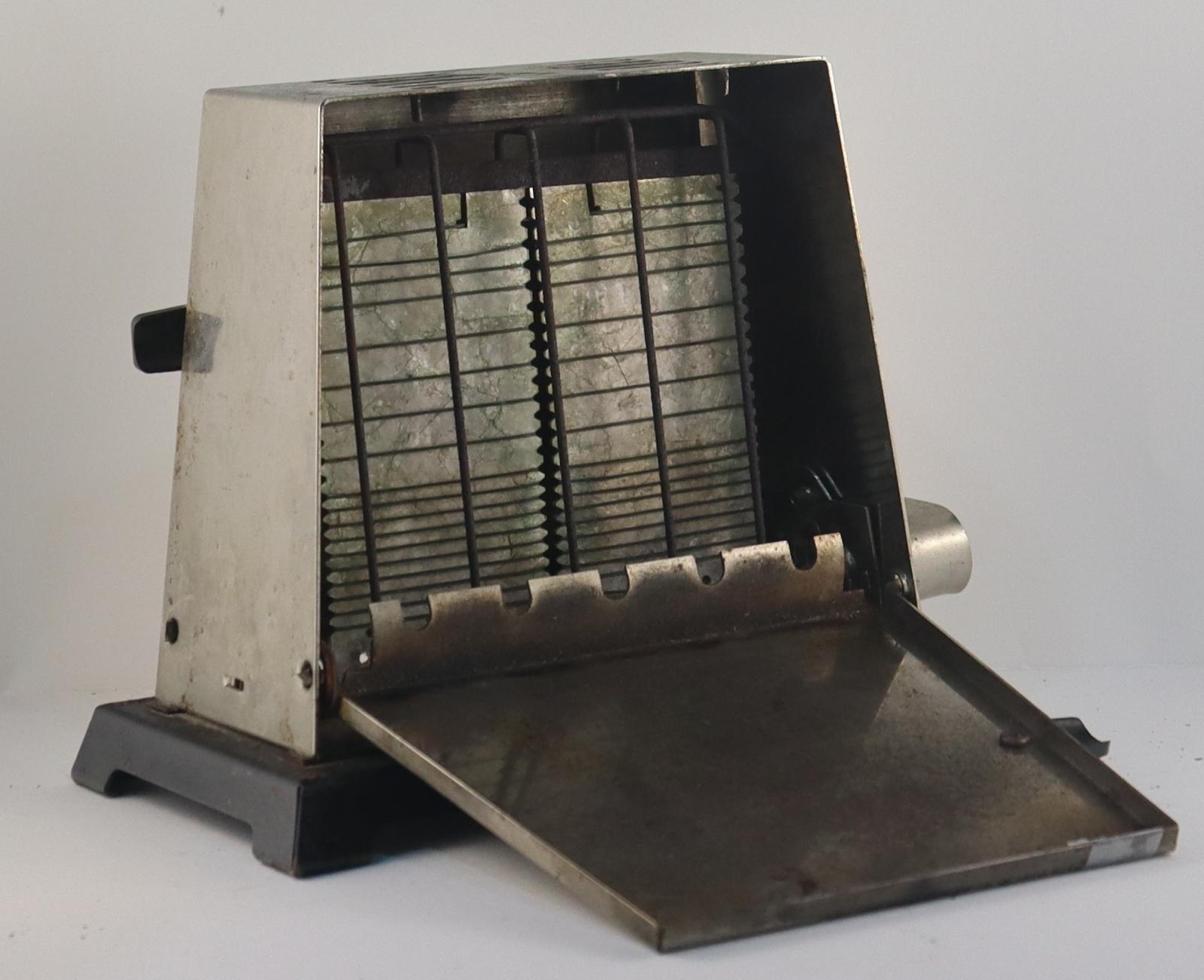 Open view of Homestead Toaster