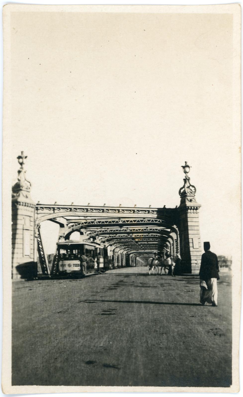 Photo of Boulac Bridge entrance and local traffic.