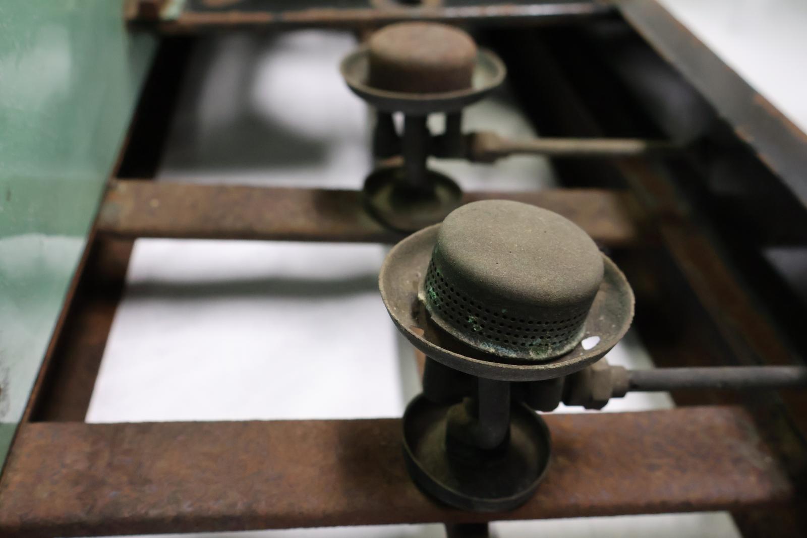 Close up of burners.