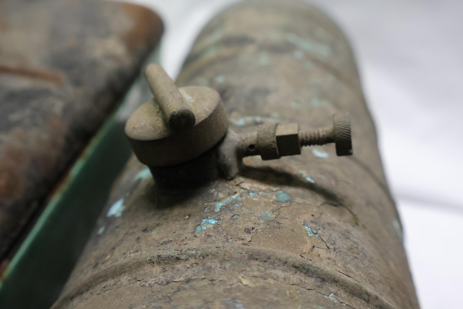 Close up of top of fuel tank.