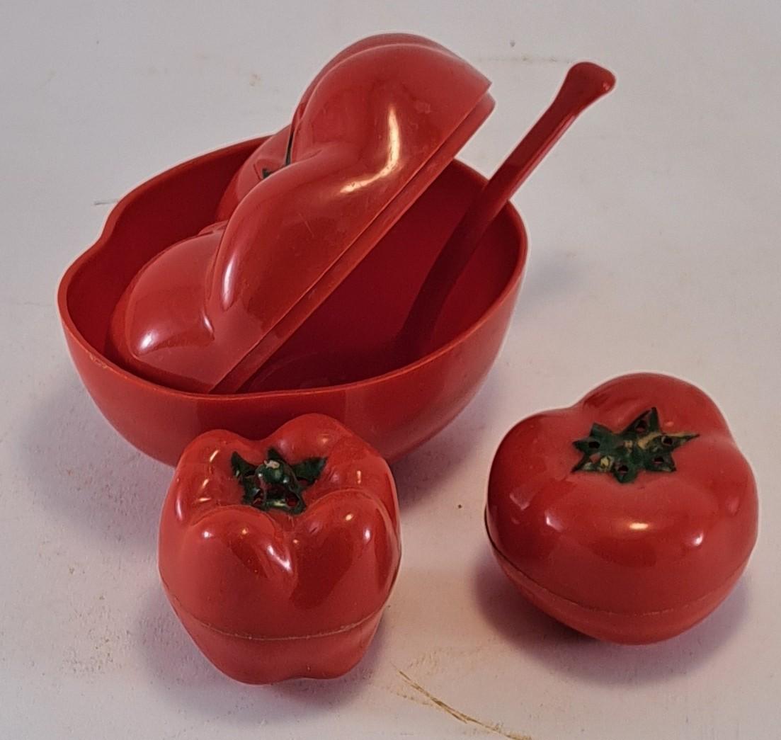 condiment, pepper & salt shakers 24.42 a,b,c