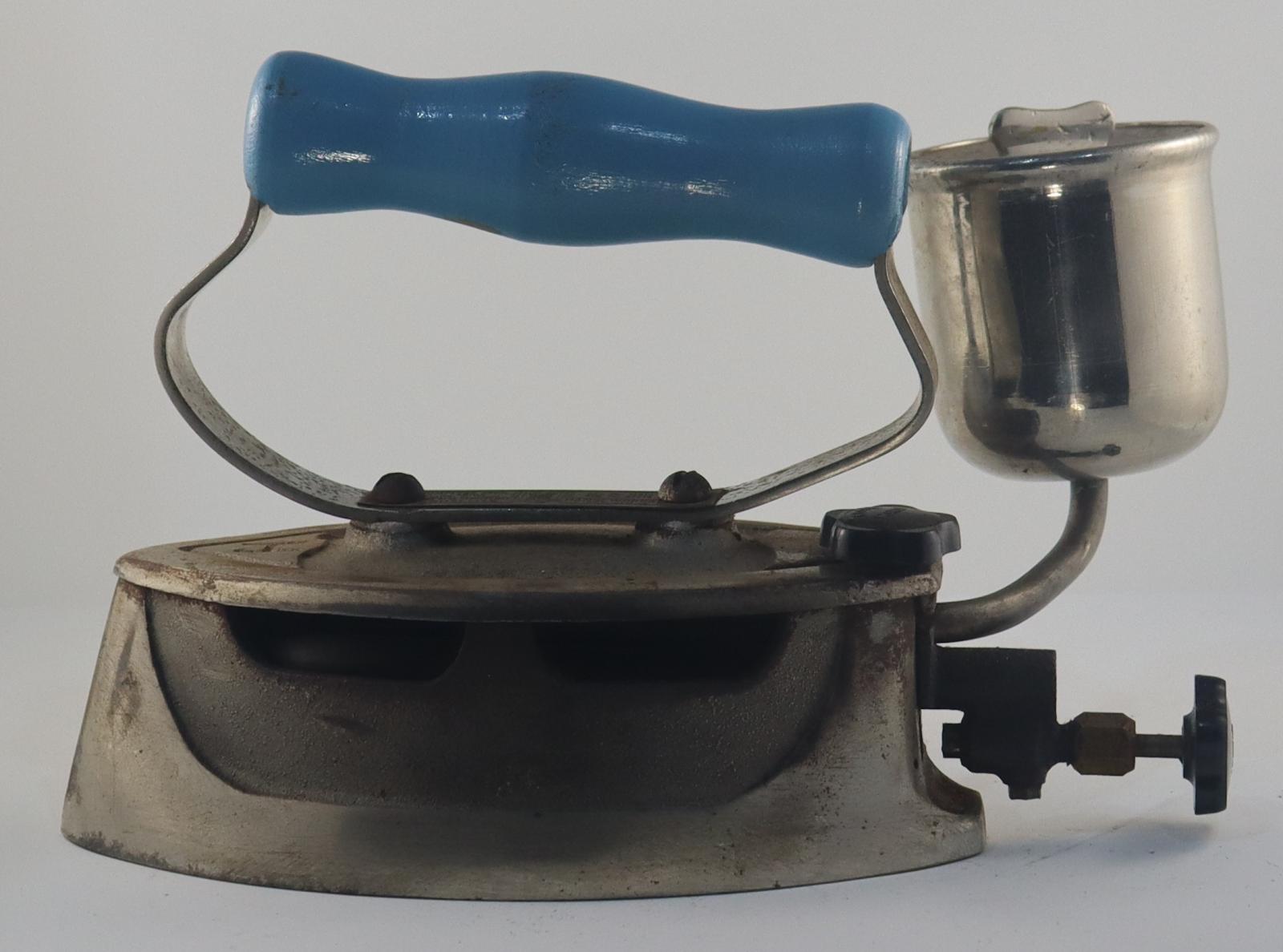 Side view of Handi Pumpless Iron 