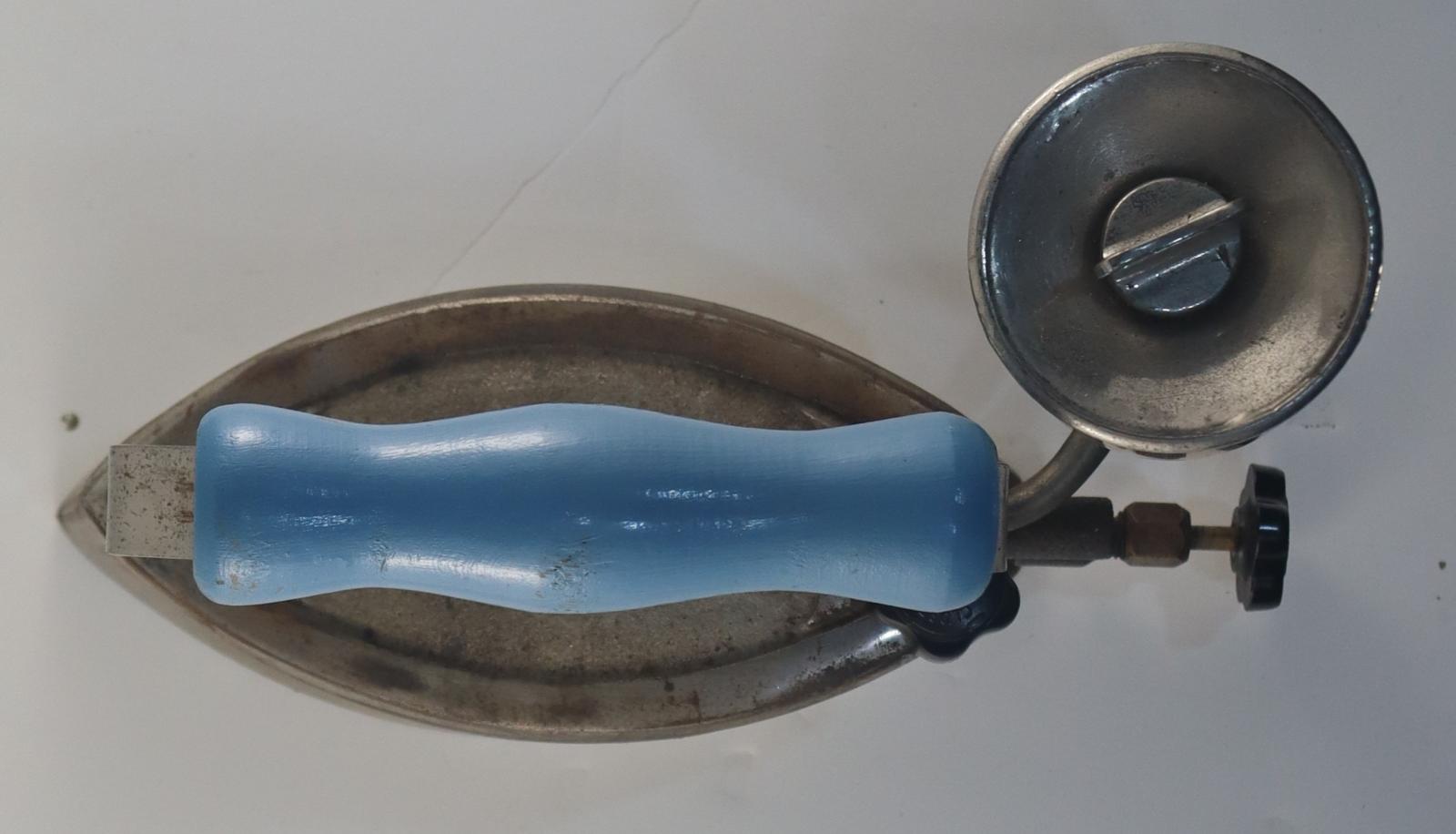 Top view of Handi Pumpless Iron 