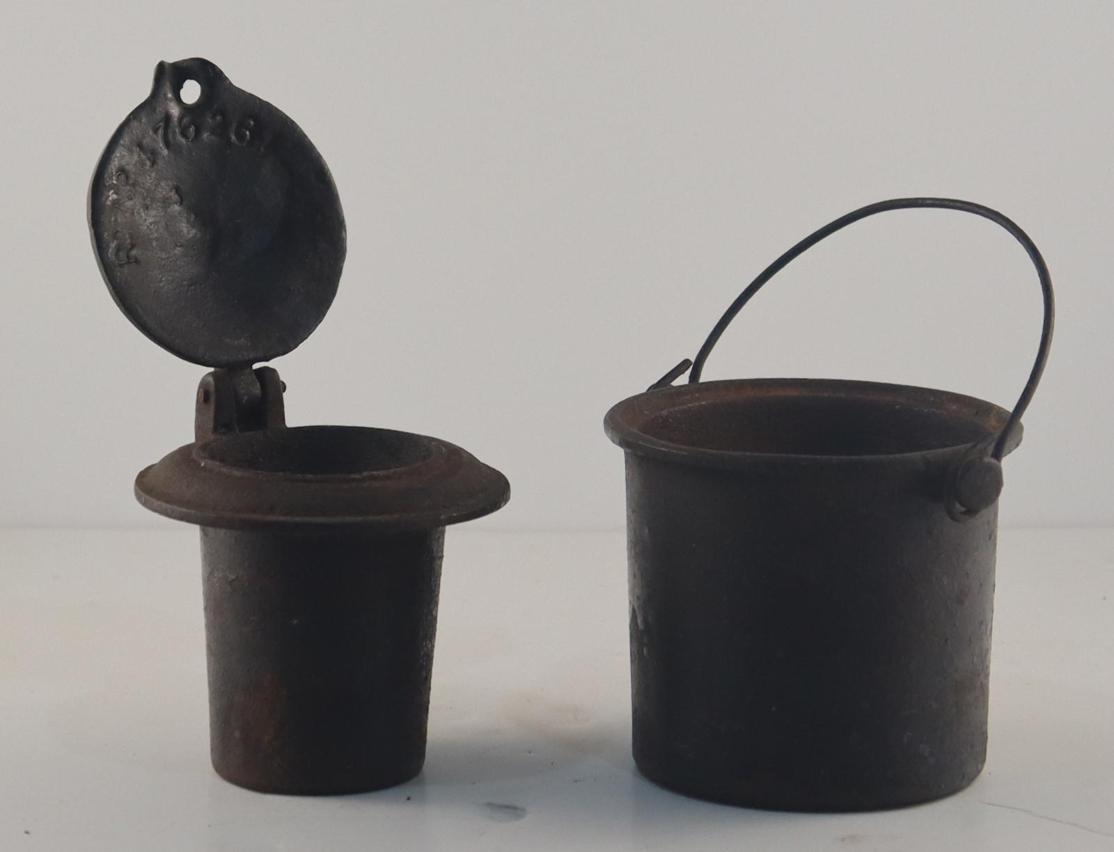 Front view of both Pots