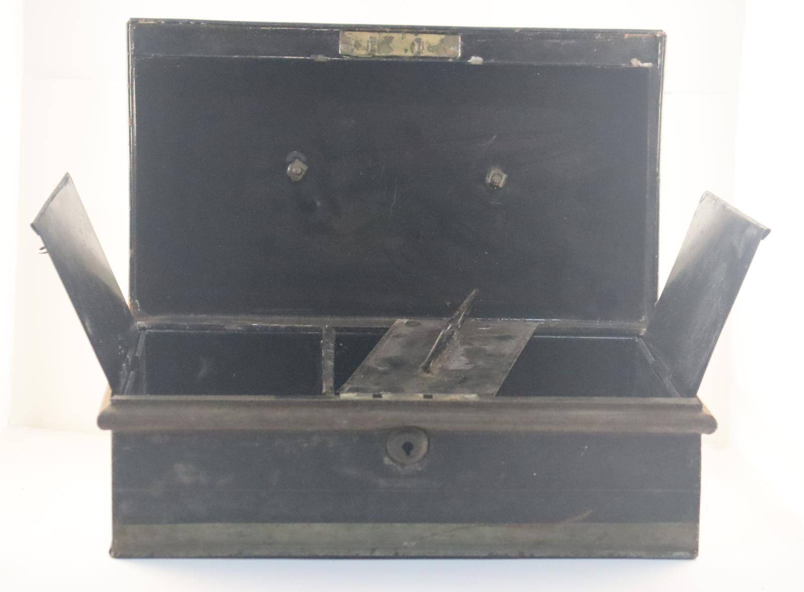 Open view of compartments of Cash Box 