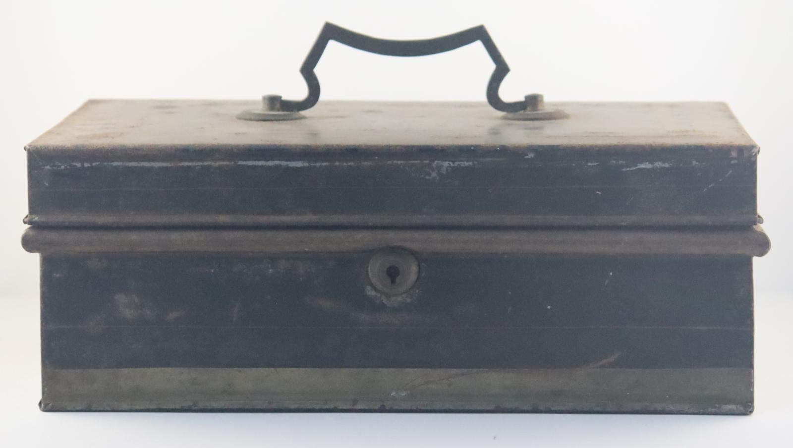 Front view of Cash Box 