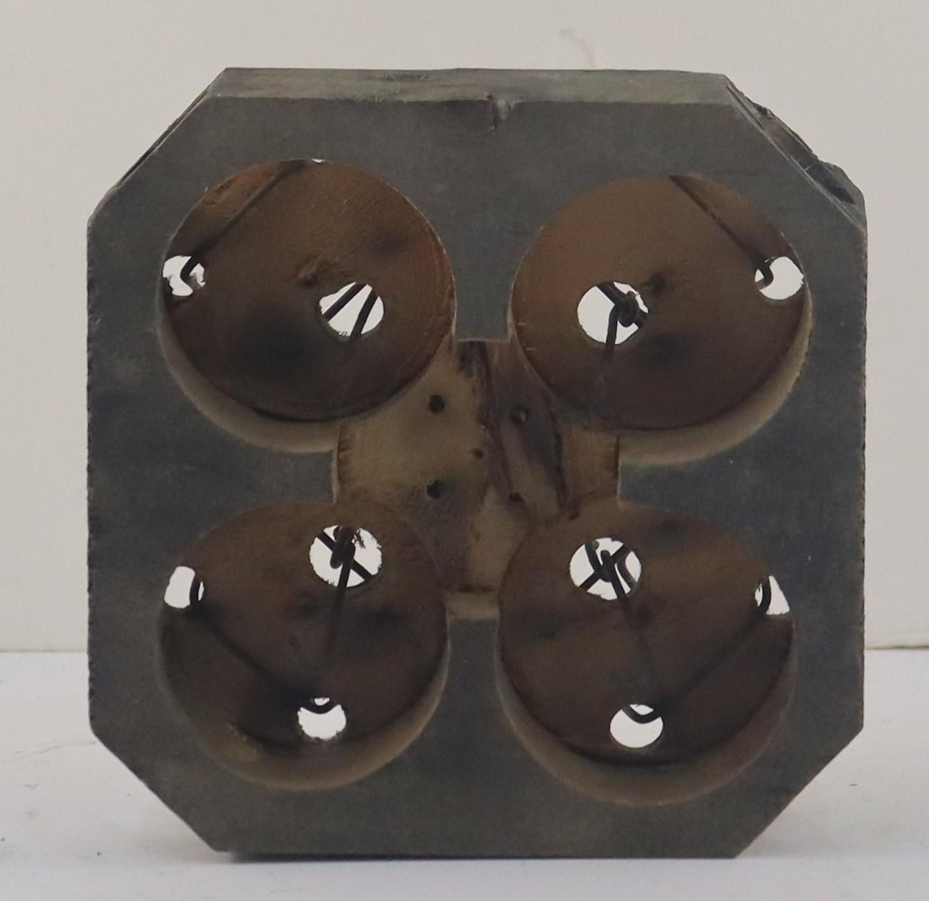 Underside view of Mouse Trap