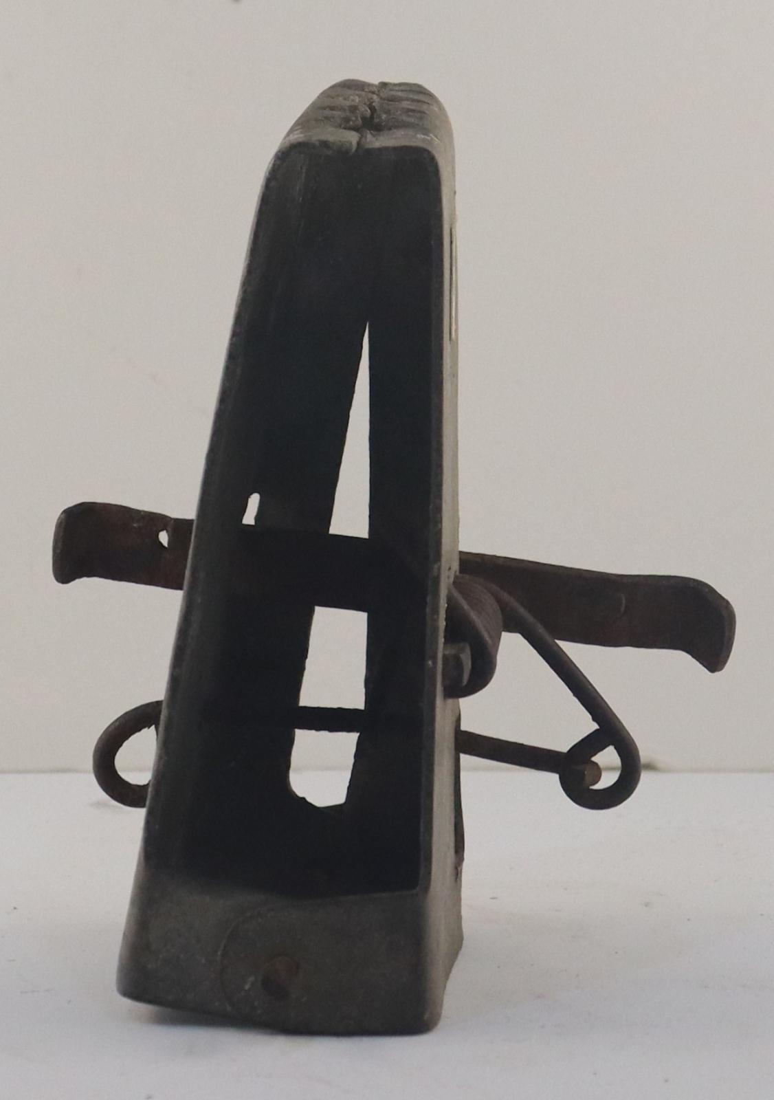 Side view of Rat Trap