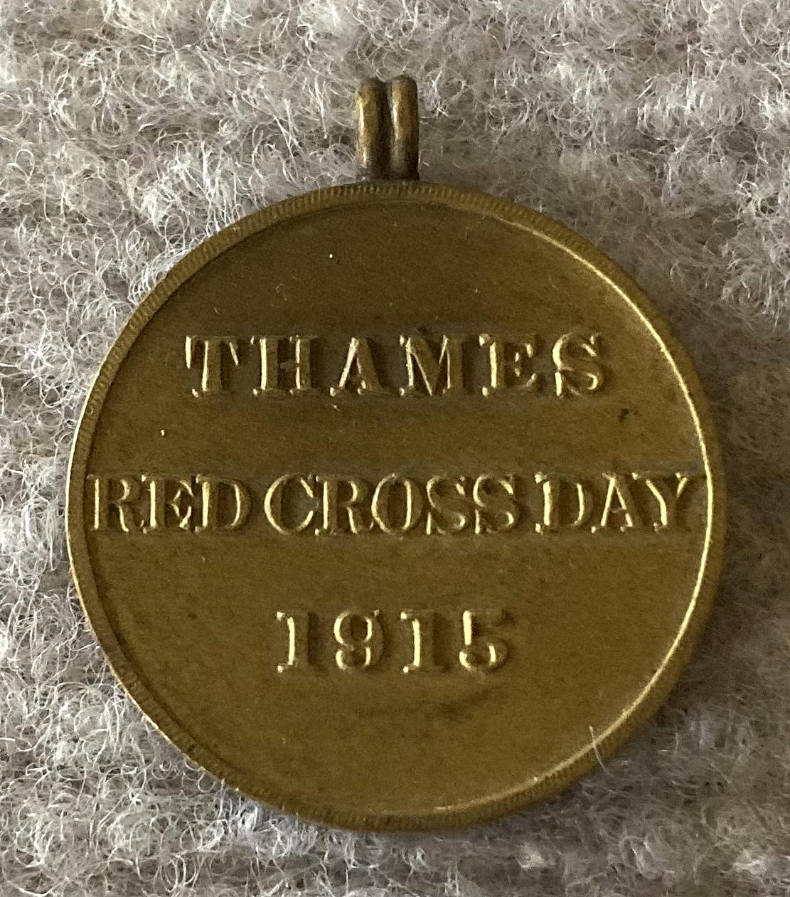 Fundraising medallion sold to support Thames Red Cross Day - 1915