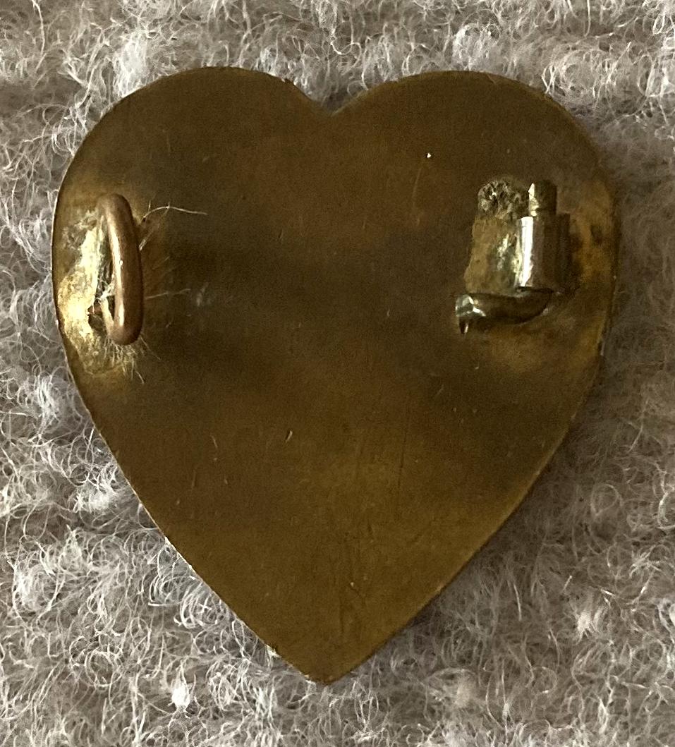 Reverse of sweetheart brooch sold to raise funds on first 'Anzac Day' - 13 October 1915