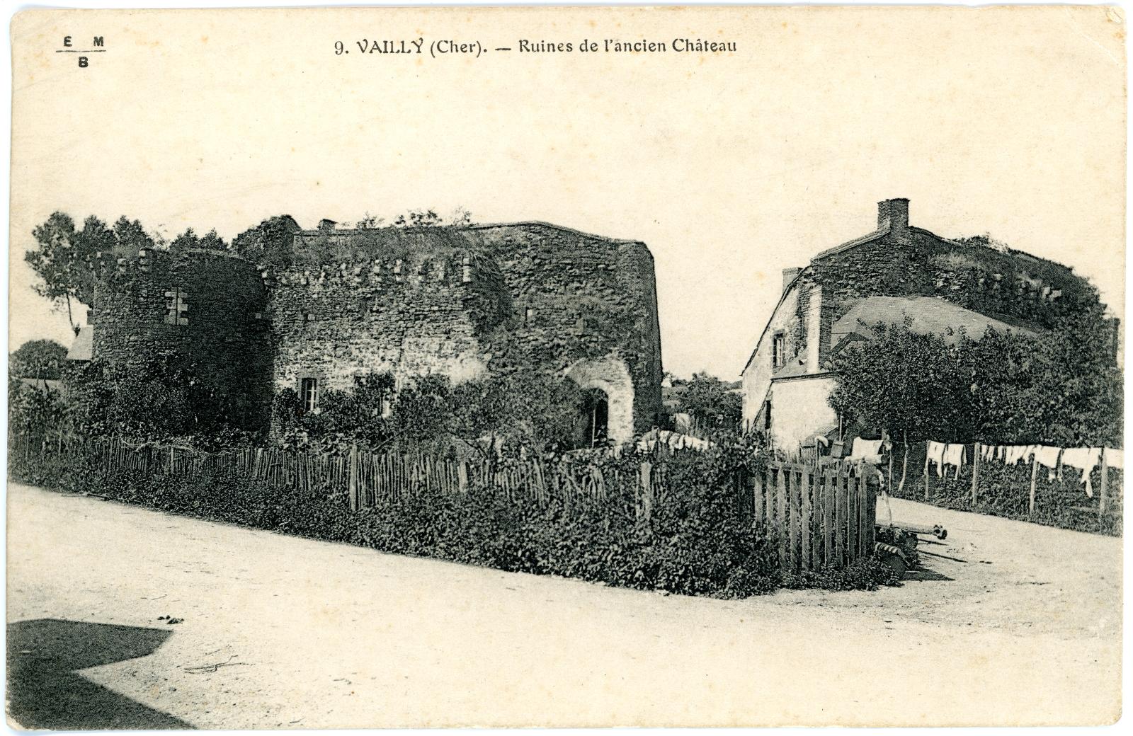 First World War Postcard Vailly (Cher)’ sent by Pte. Edward Charles MOUCHEMORE, 6351