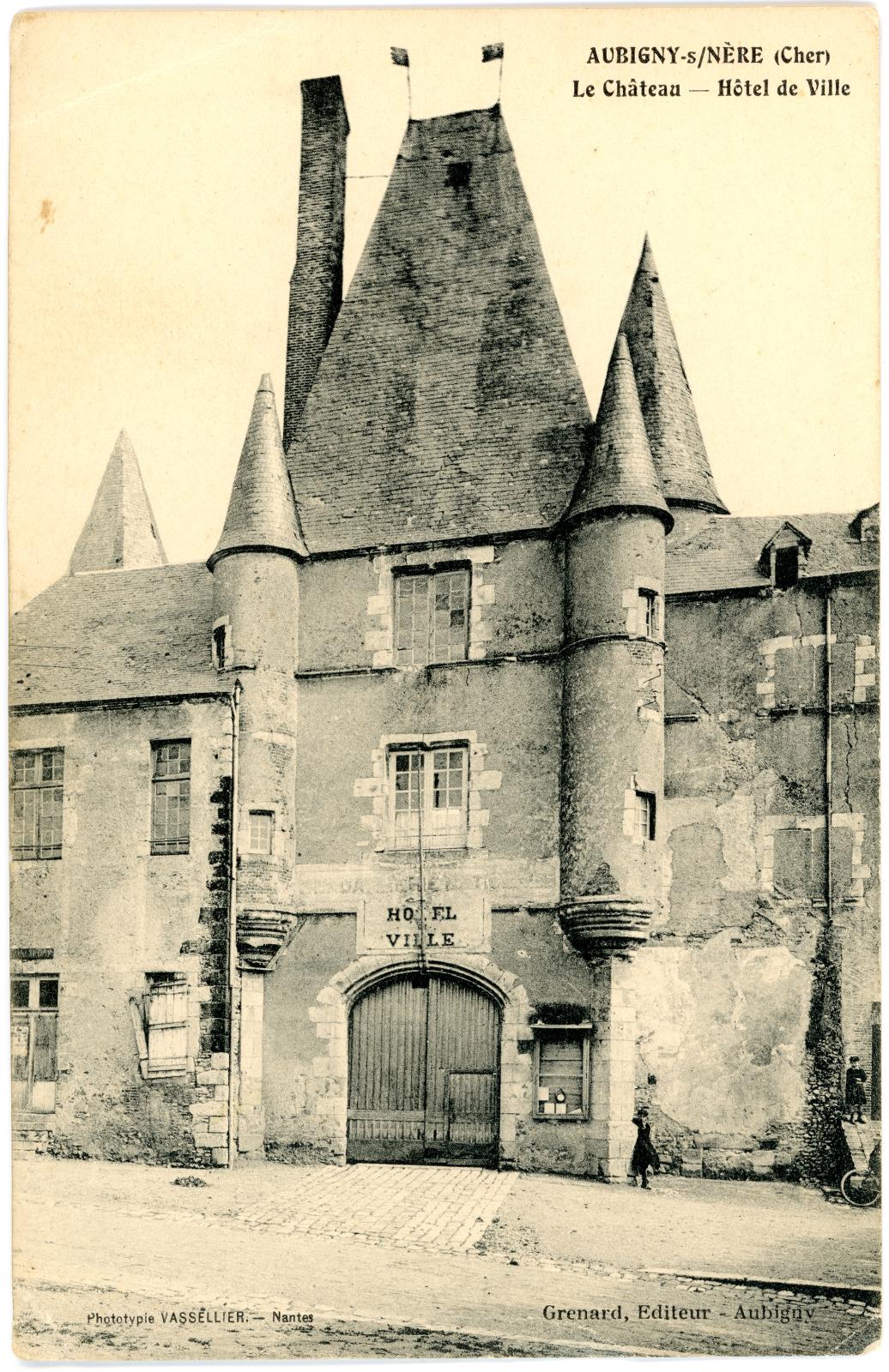First World War Postcard ‘AUBIGNY – Hotel de Ville’ sent from Pte. Edward Charles MOUCHEMORE, 6351