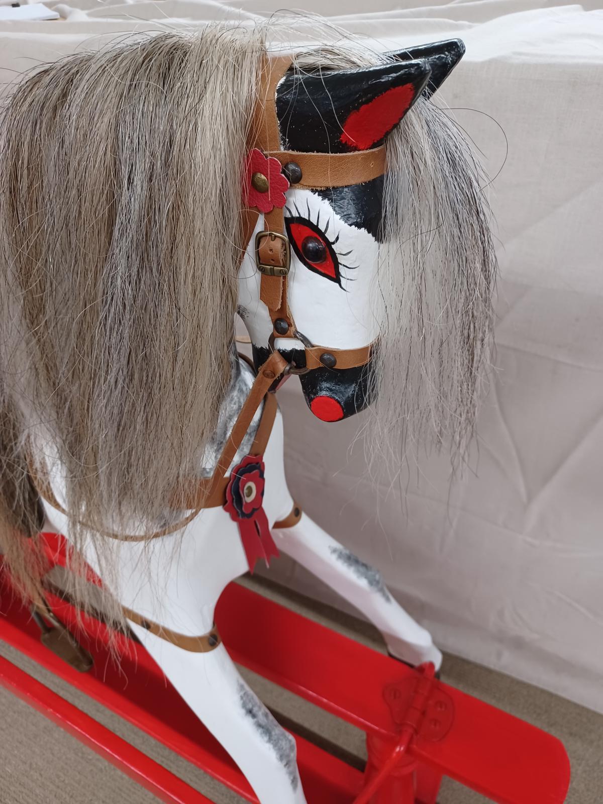 Rocking horse (red stand)