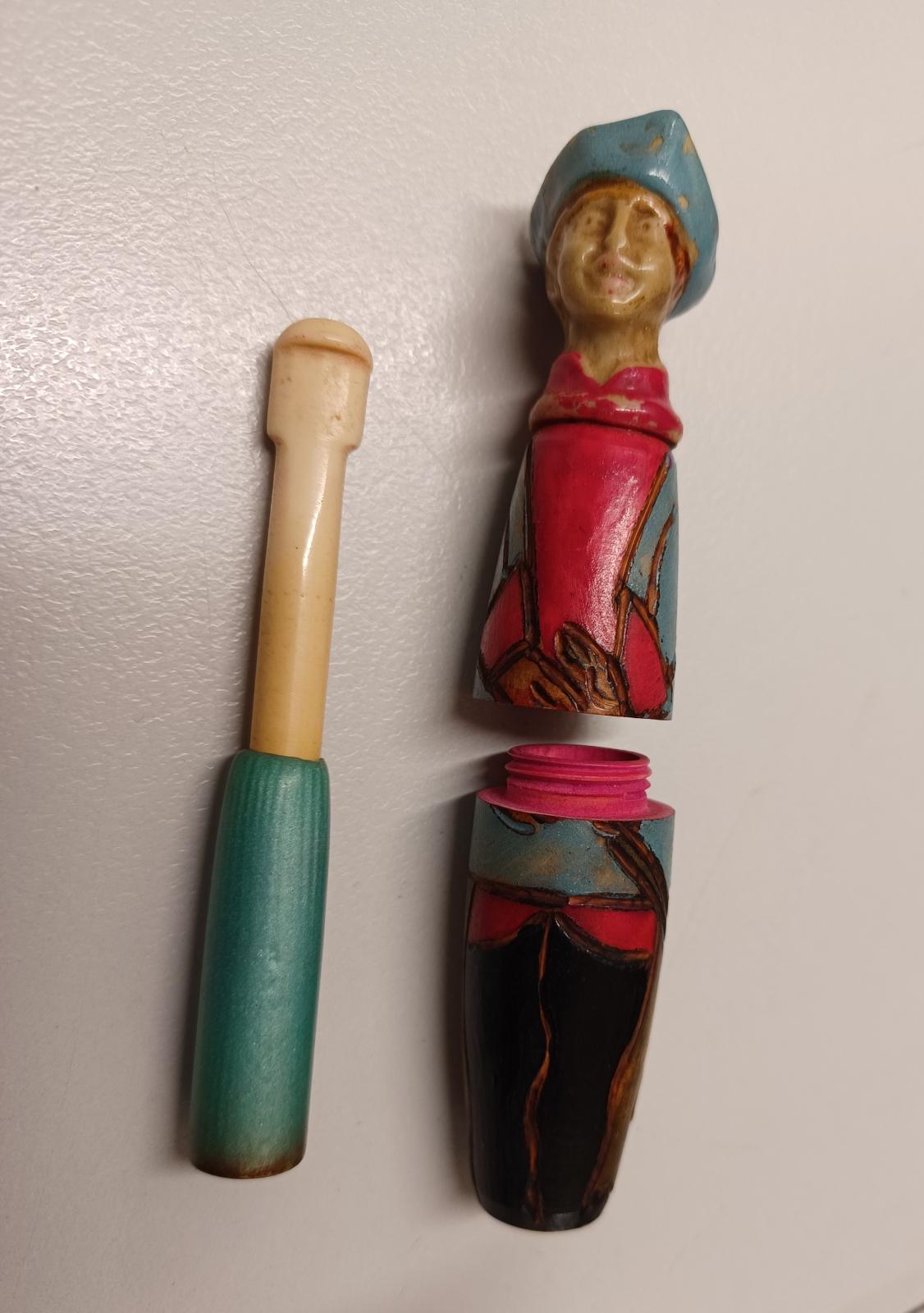 Novelty Cigarette Case & Holder