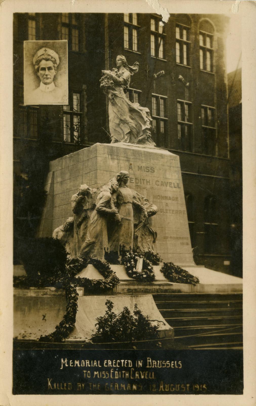 Postcard of Edith Cavell Memorial in Brussels - 3