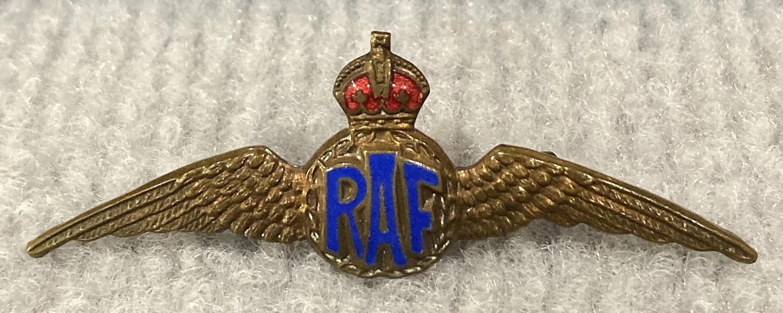 Royal Air Force gold tone and enamel sweetheart brooch - 3