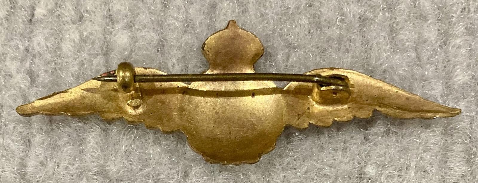 Reverse of Royal Air Force gold tone and enamel sweetheart brooch - 4