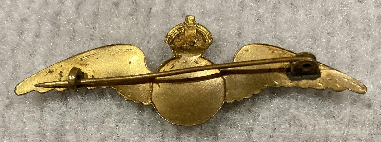 Reverse of Royal Air Force gold tone and enamel sweetheart brooch - 7