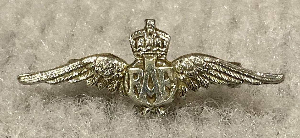 Royal Air Force silver tone sweetheart brooch - 2
