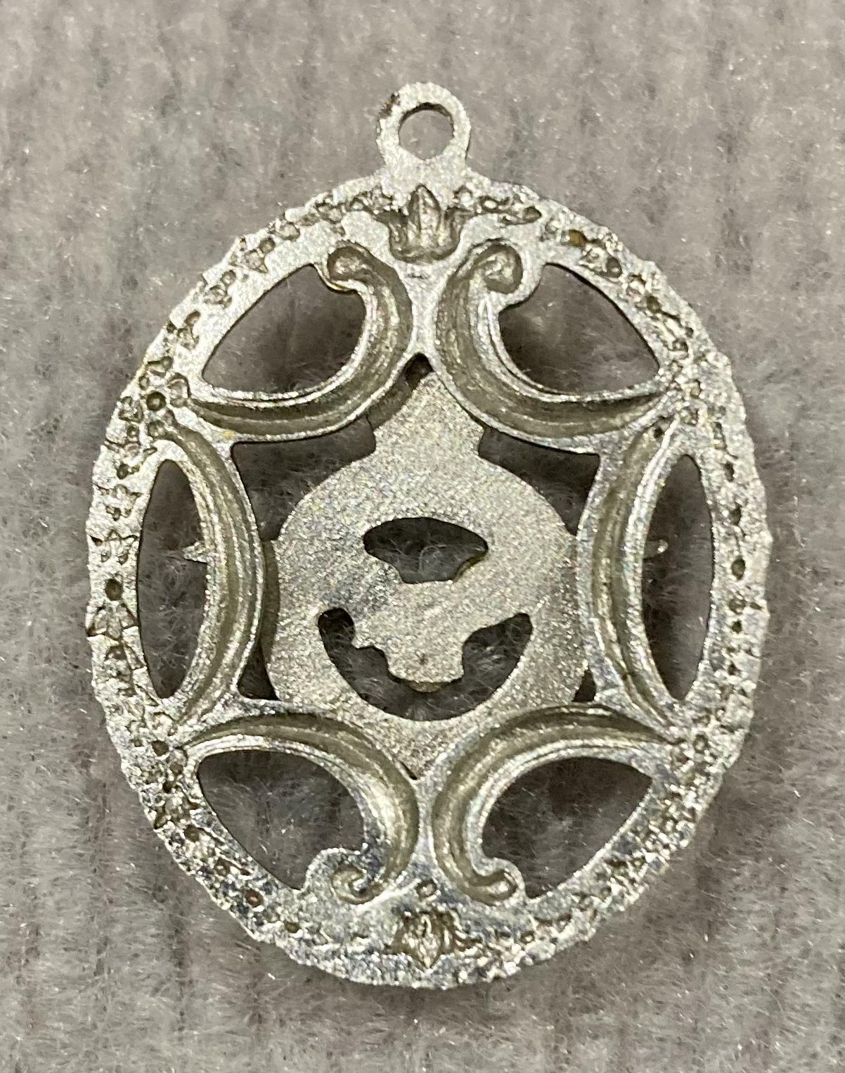 Reverse of Royal Air Force silver tone and enamel sweetheart brooch missing suspension bar