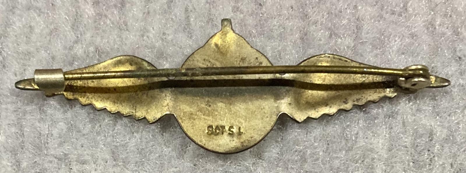 Reverse of Royal Australian Air Force 9 carat gold, silver lined blue enamel sweetheart brooch