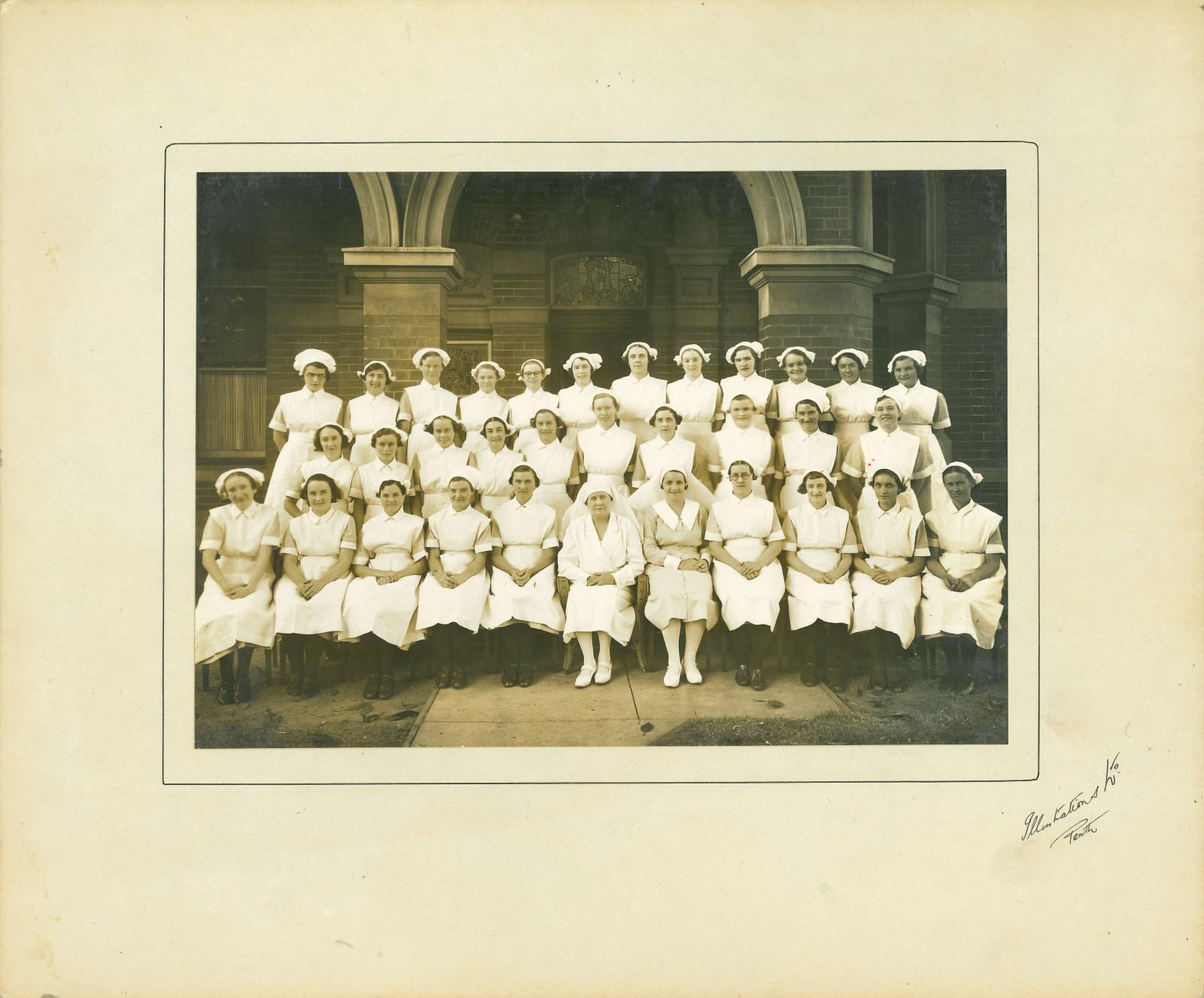 PH2024.14 Group of nurses, Kirkman House, Perth Hospital c1937. Sister Iole Harper is centre row, first on left
