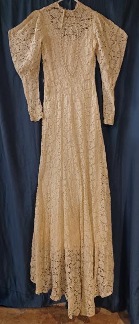 JEAN FRUSHER weddingdress - back