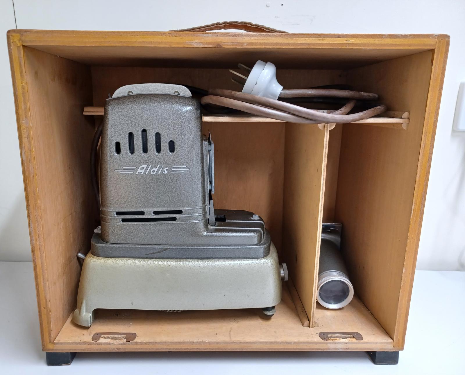 Projector - "Aldis"