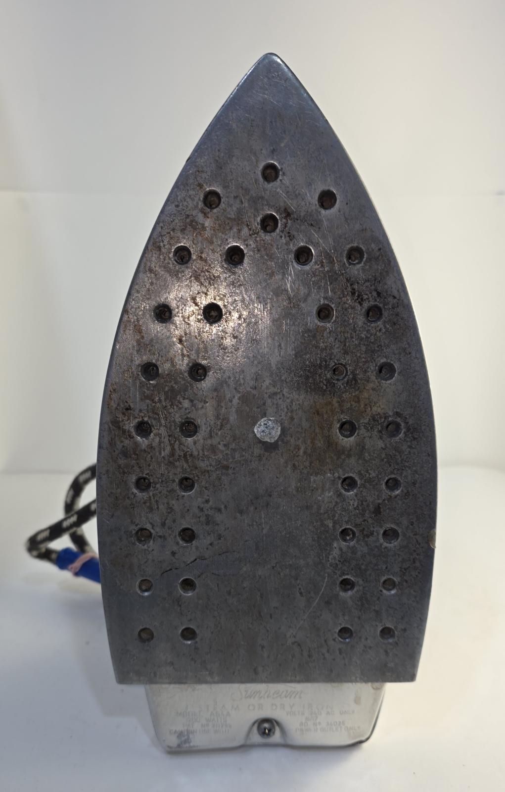 Bottom view of Electric Steam Iron