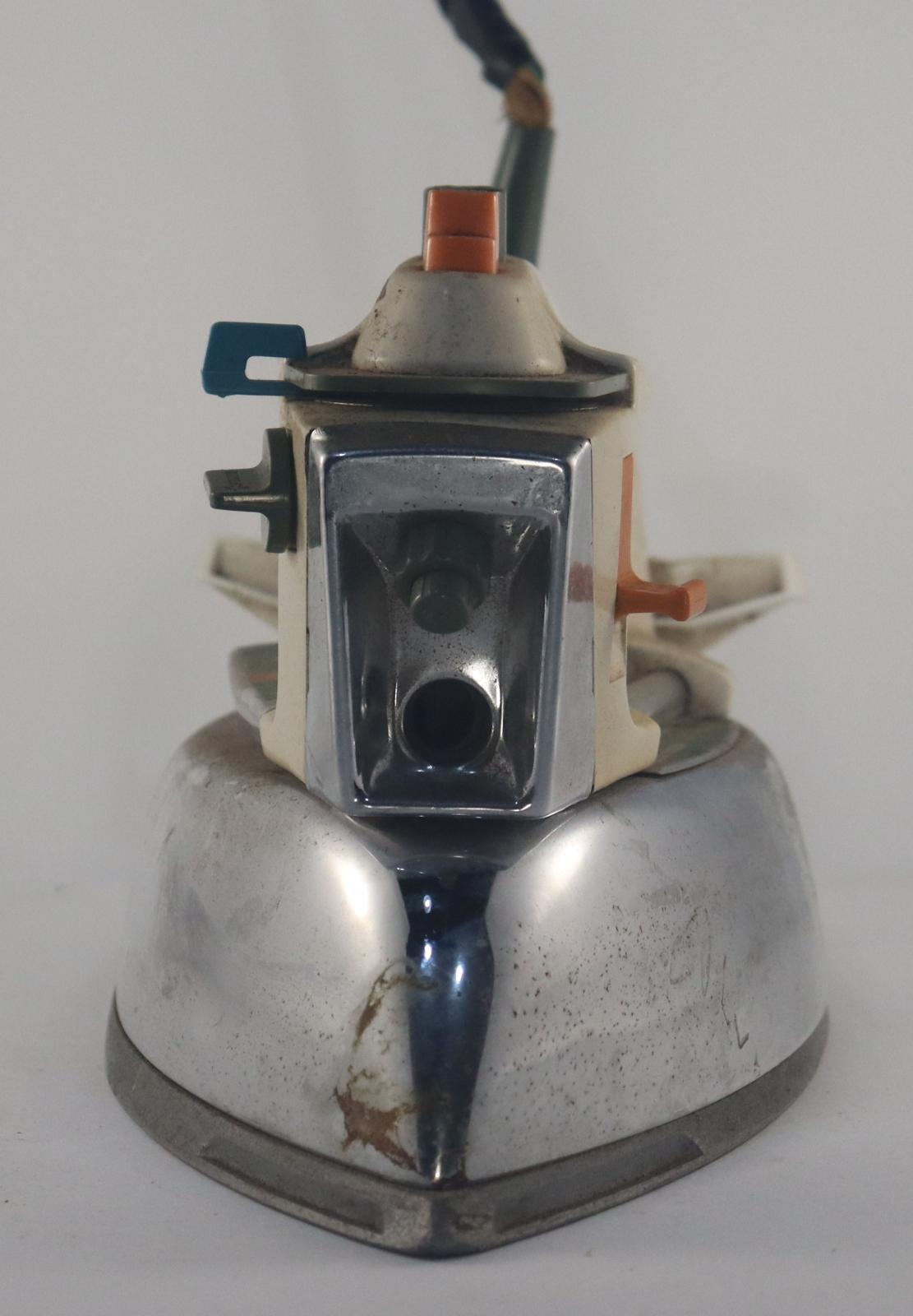 Front view of Self Clean Steam Iron