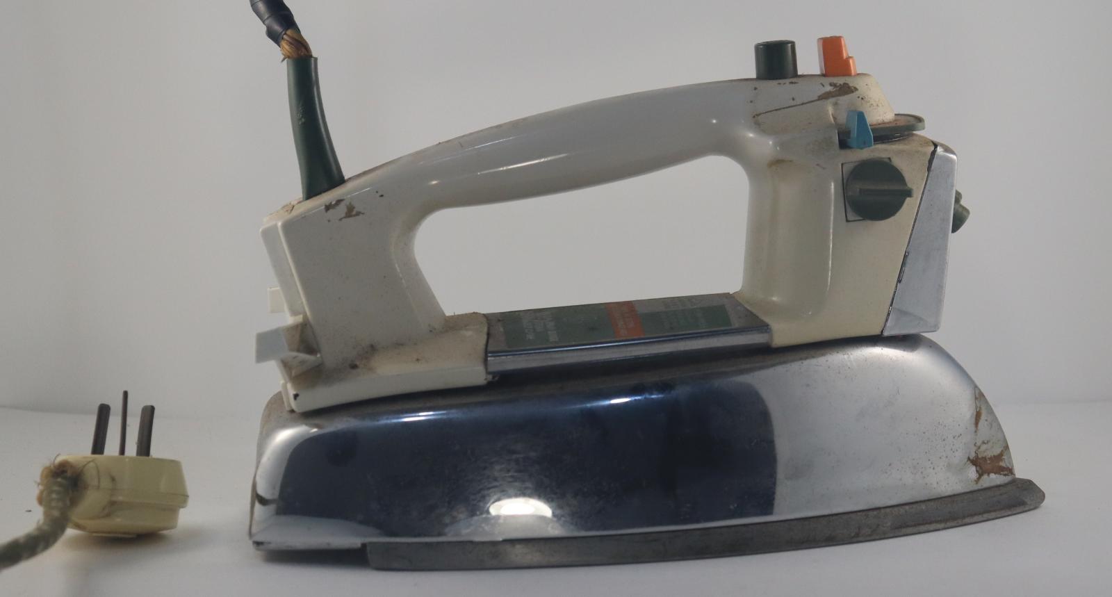 Side view of Self Clean Steam Iron