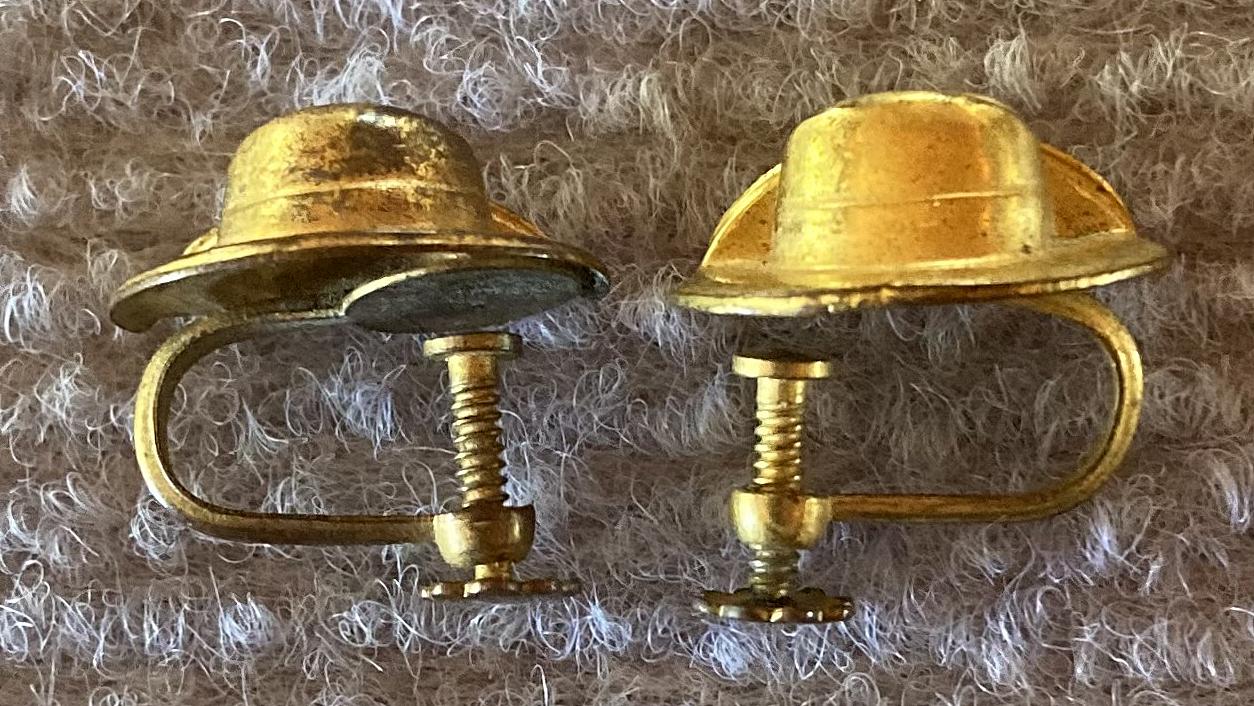 Gold tone slouch hat screw back earrings