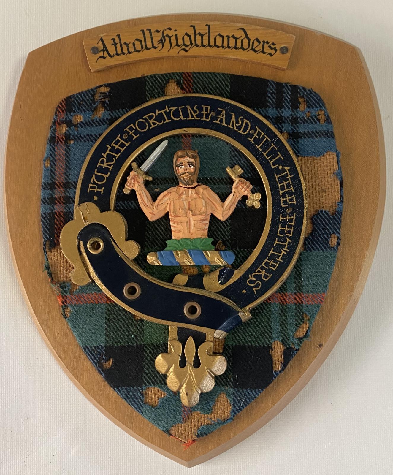 Wood crest badge