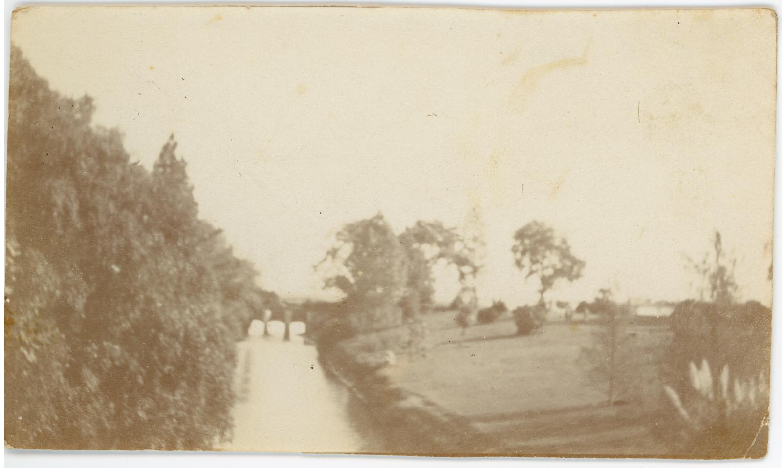 Barrage Gardens & waterway.