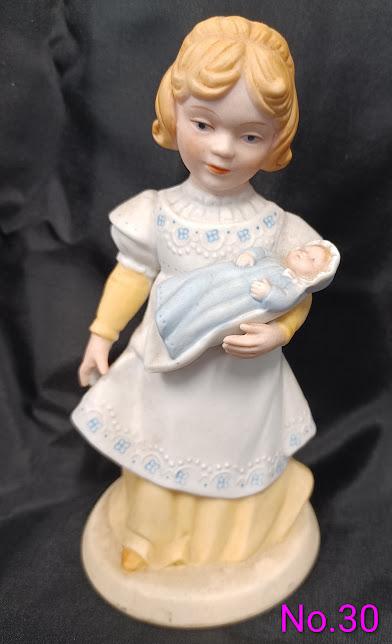 Avon - mother & baby figurine
